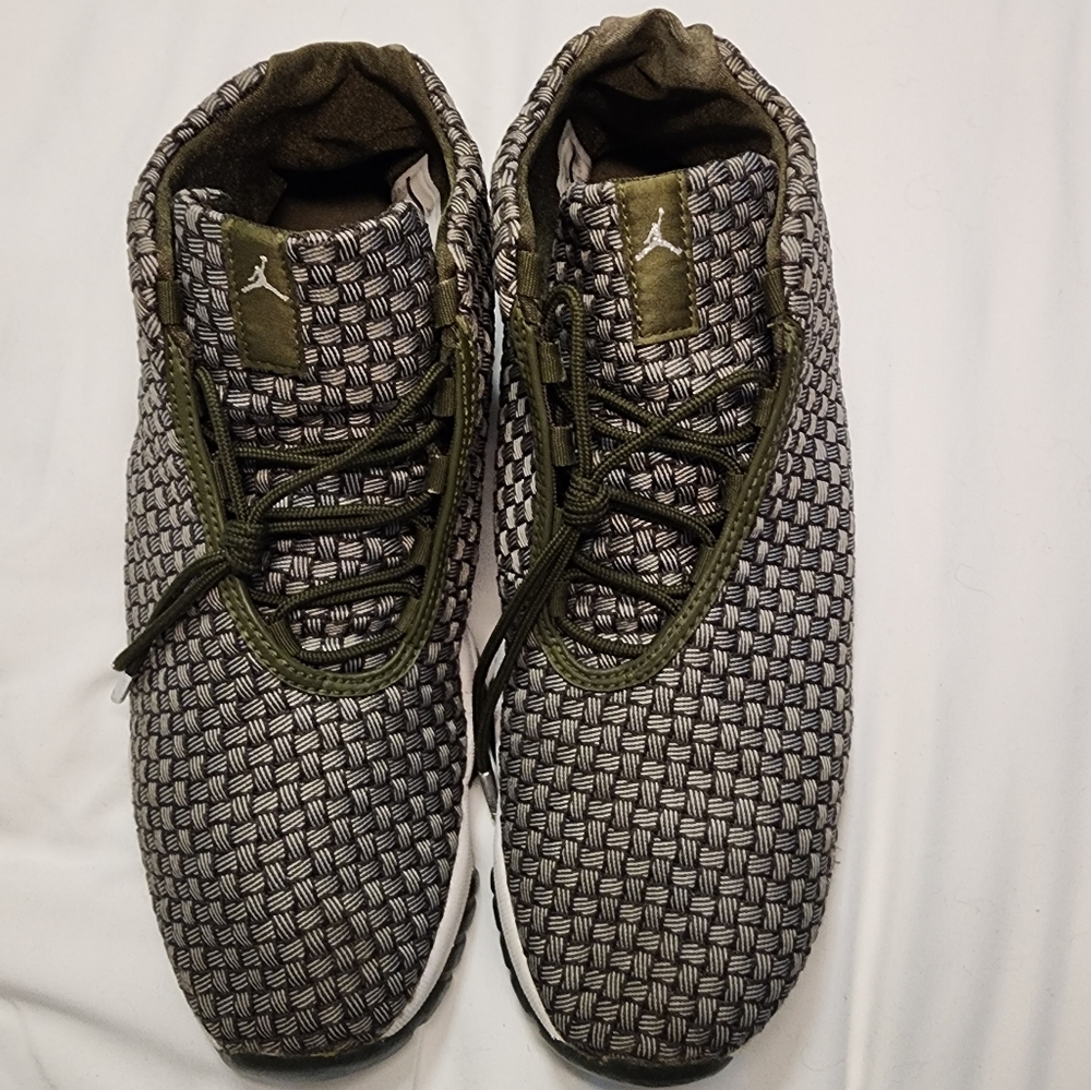 Jordan Men's Green and Gray Woven Sneakers